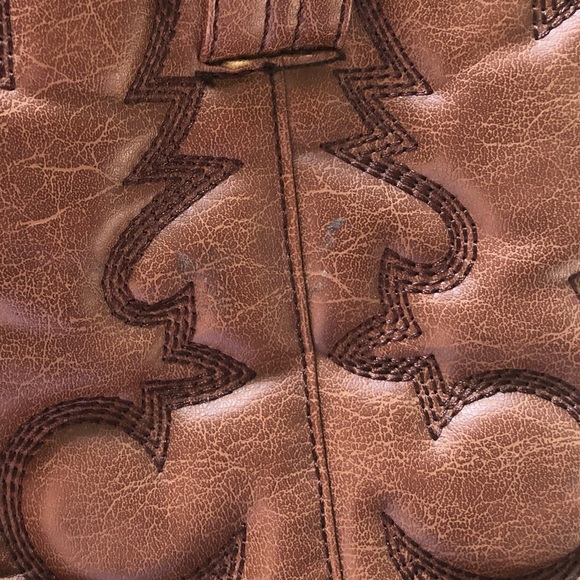 Boots - Picture 3 of 4